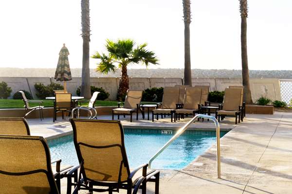 Pool - Portofino Hotel & Marina Redondo Beach