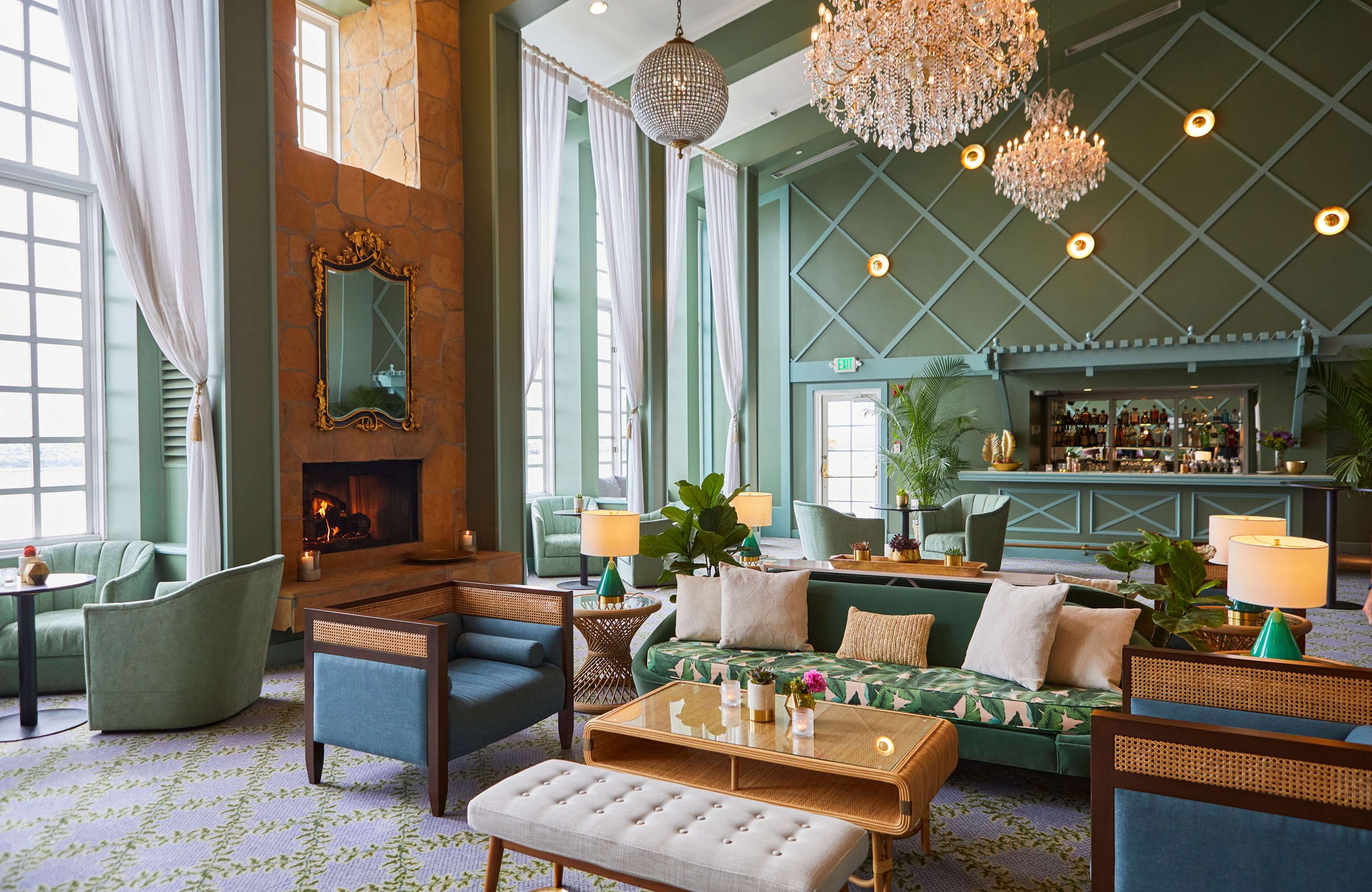 Hotel Lobby & Bar | The Portofino Hotel & Marina, a Noble House Hotel