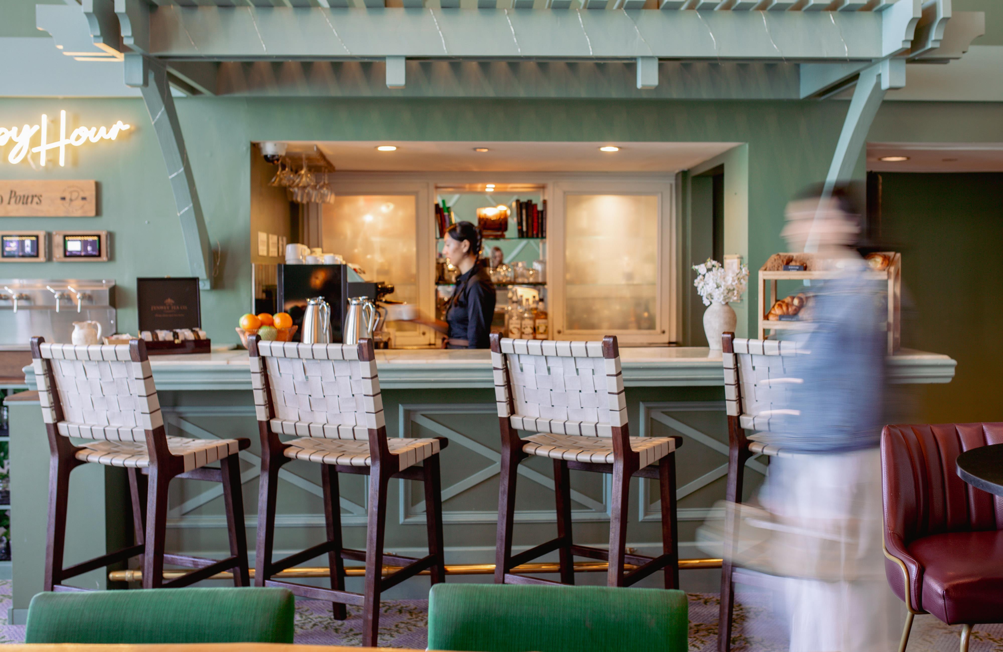 Bar | The Portofino Hotel & Marina, a Noble House Hotel