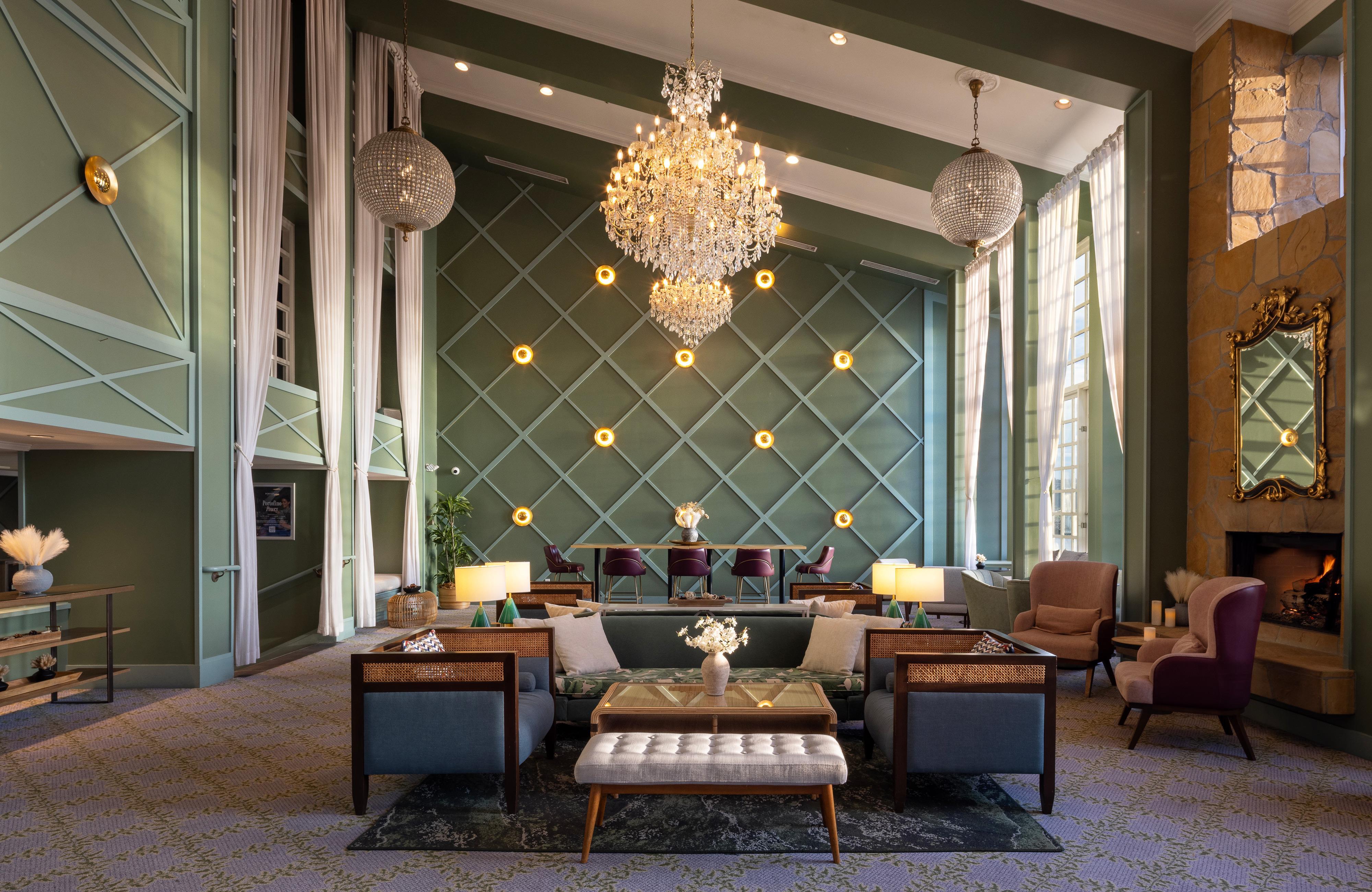 Hotel Lobby & Bar | The Portofino Hotel & Marina, a Noble House Hotel