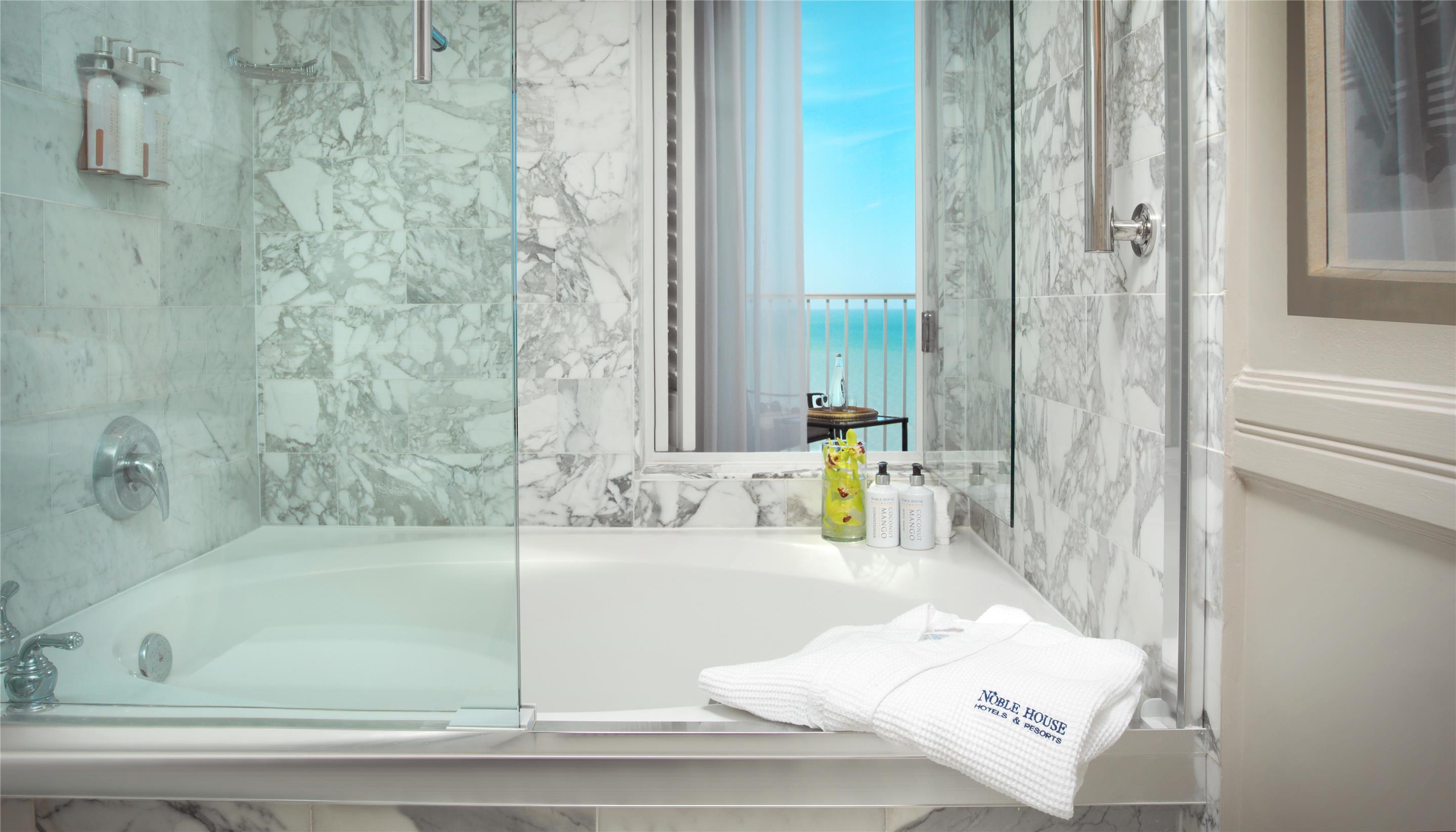 Suite Bathroom