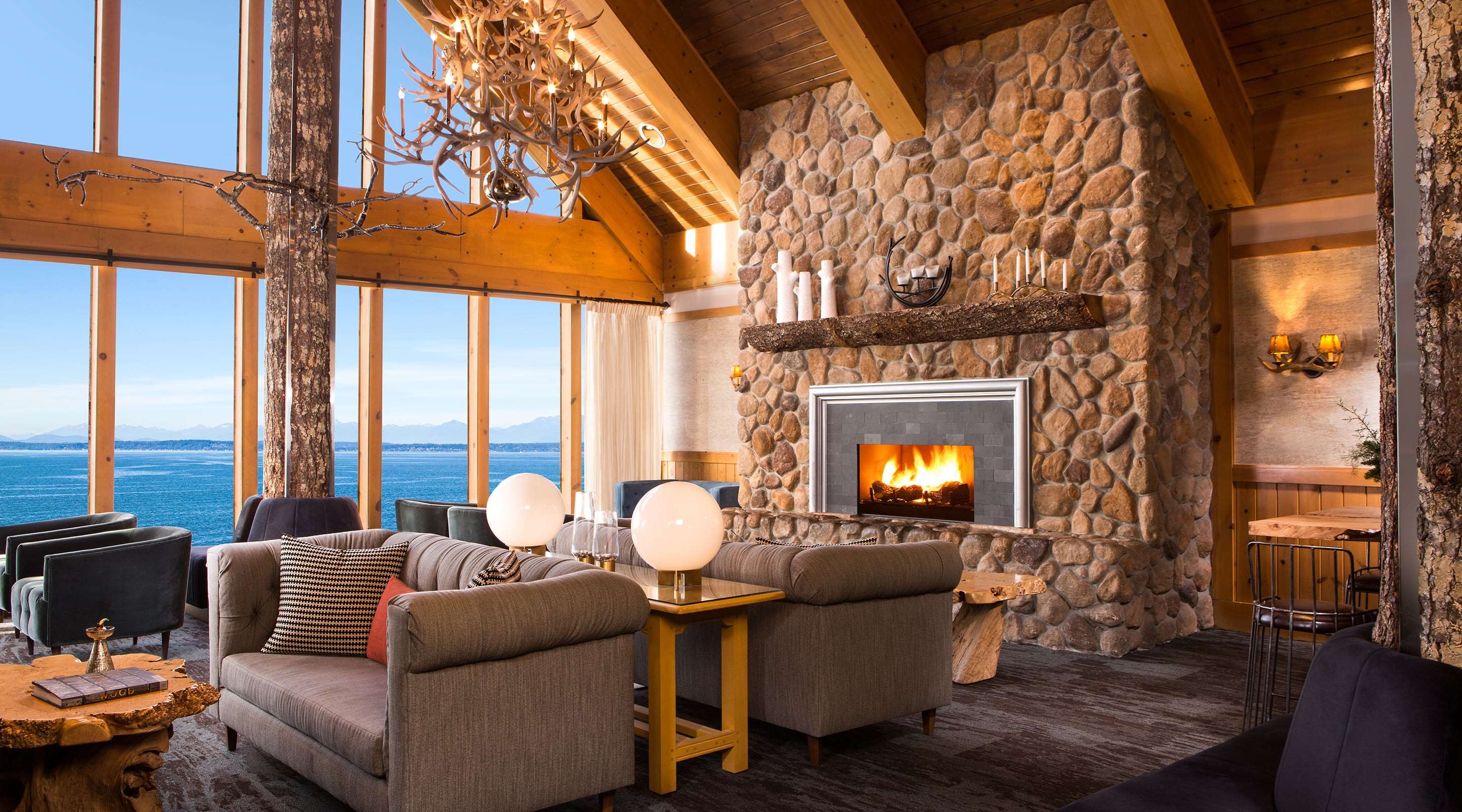 Lobby Lounge | The Edgewater Hotel