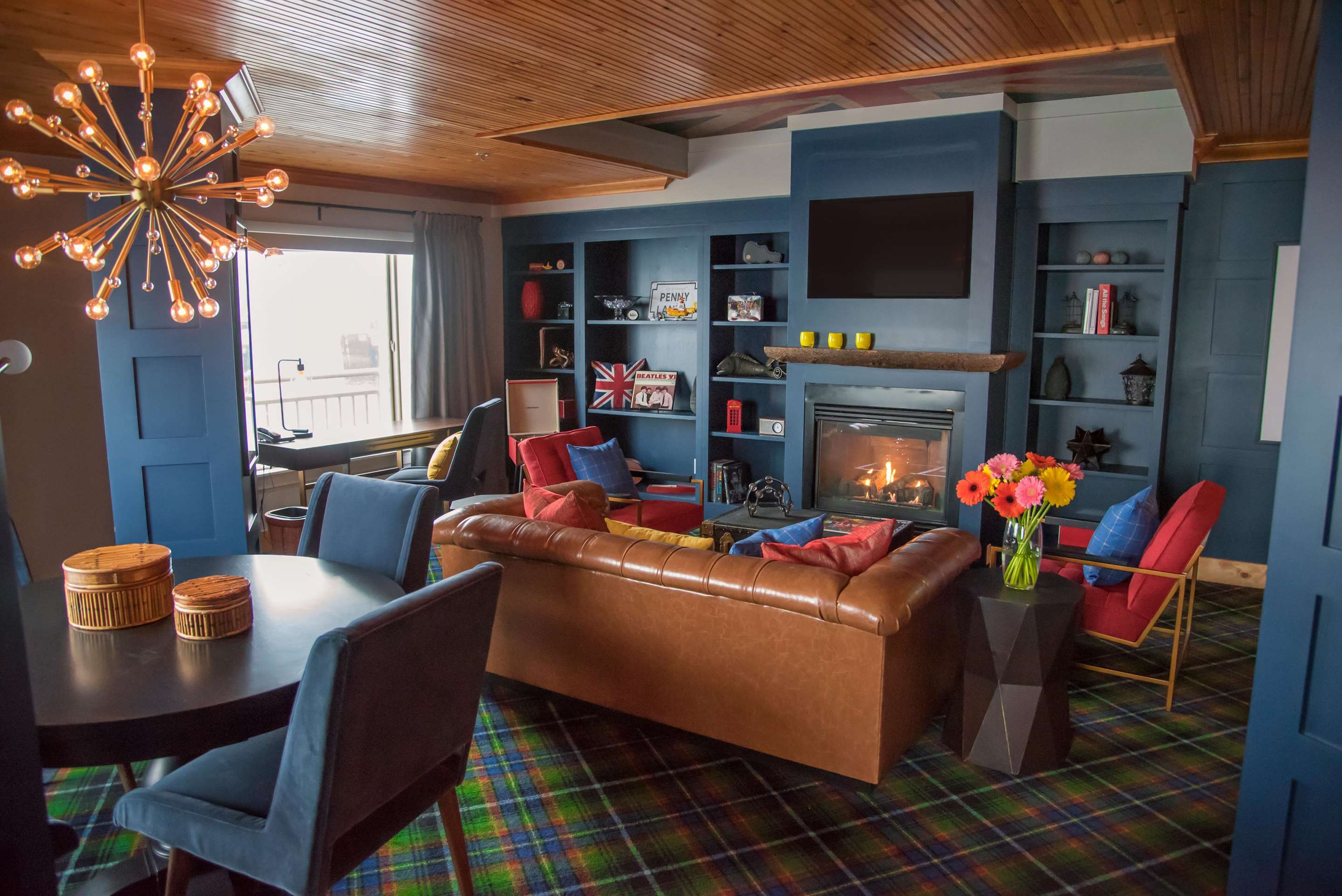 Beatle suite fireplace