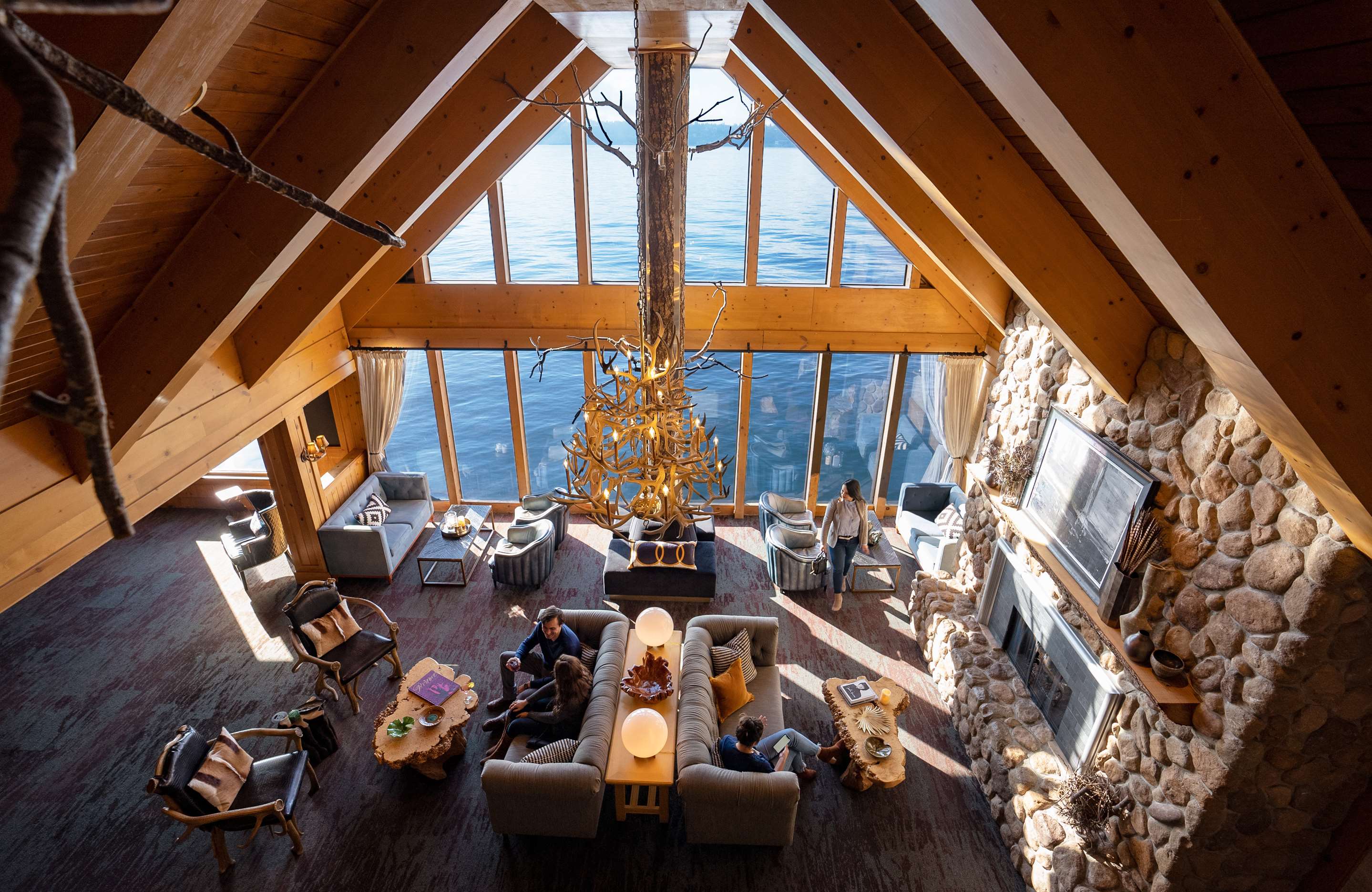 Lobby Lounge | The Edgewater Hotel