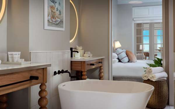 Suite - Pelican Grand Beach Resort Fort Lauderdale