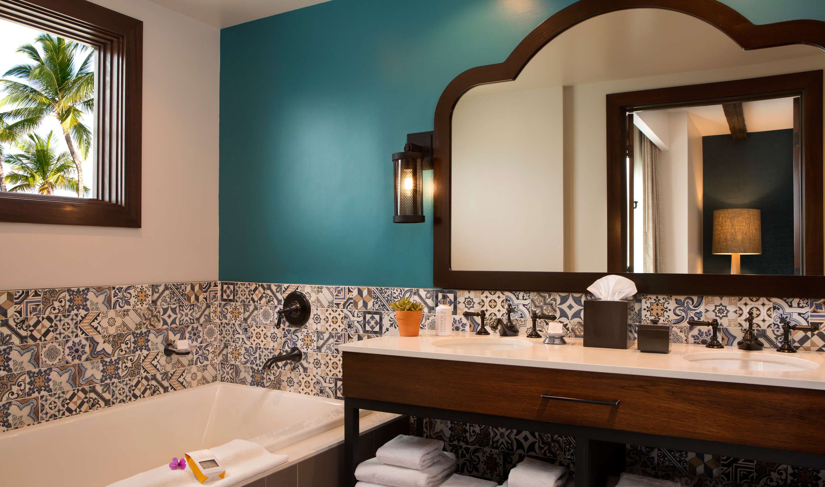 Waterfront Fireplace Junior Suite