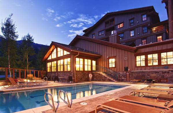 Pool - Teton Mountain Lodge & Spa Teton Village