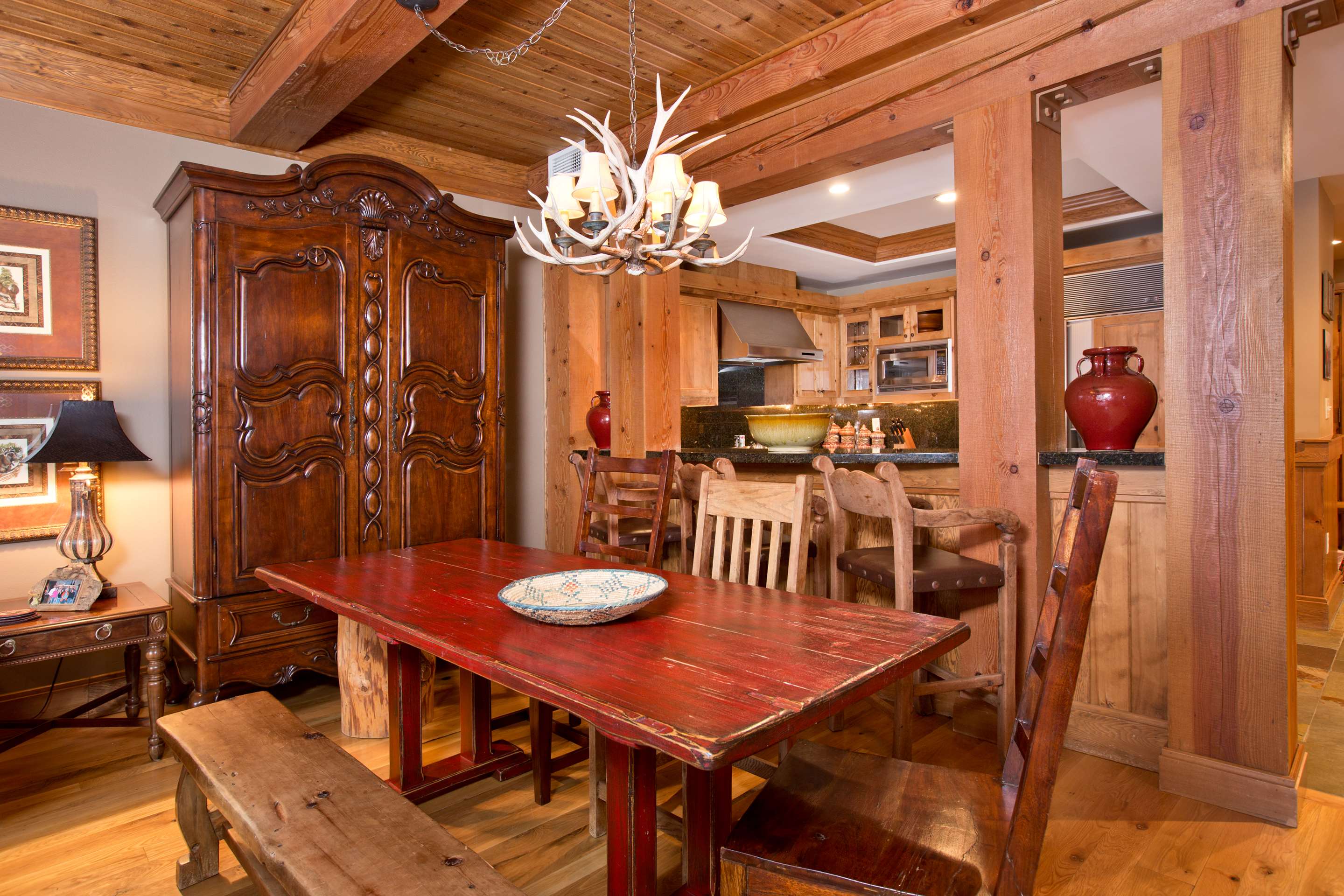 Crystal Springs Buffalo Dining Room | Teton Private Residences