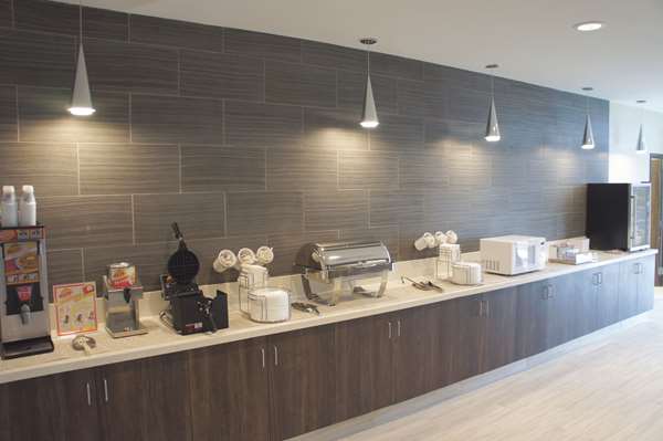  - La Quinta Inn & Suites McFarland Blvd Tuscaloosa - I-20 & I-59, Exit 73