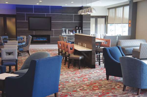  - La Quinta Inn & Suites McFarland Blvd Tuscaloosa - I-20 & I-59, Exit 73