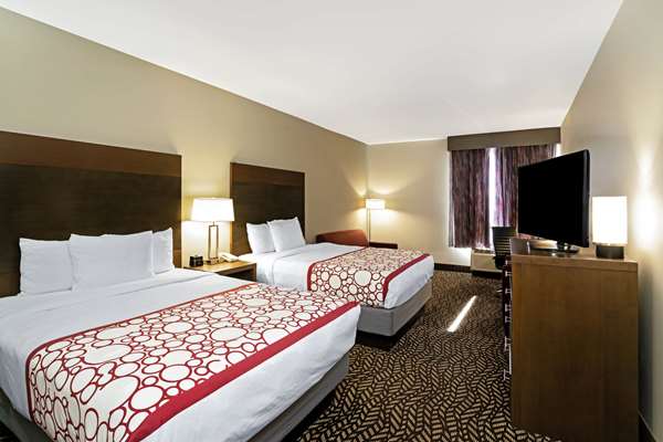 Suite - La Quinta Inn & Suites McFarland Blvd Tuscaloosa - I-20 & I-59, Exit 73
