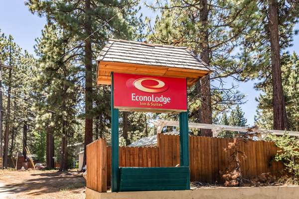 Exterior view - Econo Lodge Inn & Suites South Lake Tahoe