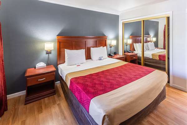  - Econo Lodge Inn & Suites South Lake Tahoe