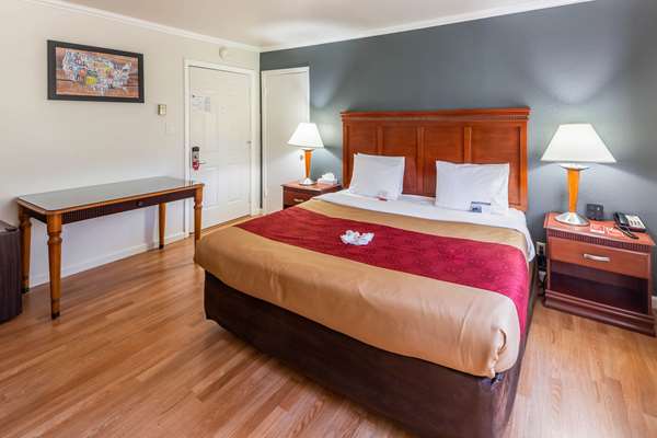  - Econo Lodge Inn & Suites South Lake Tahoe