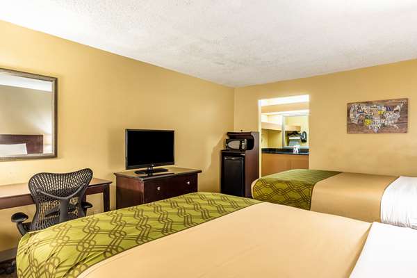  - Econo Lodge Moss Point - I-10, Exit 69