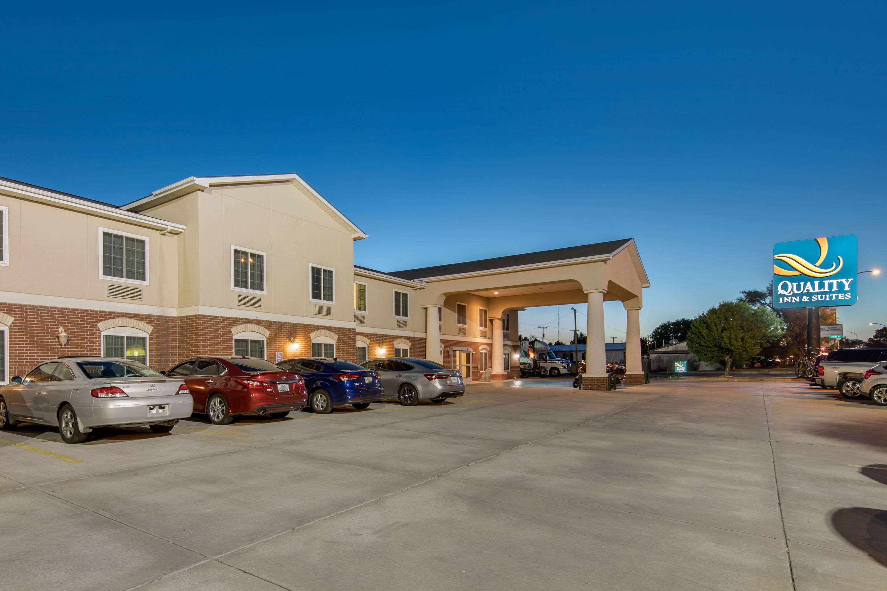 Hotel exterior | Quality Inn & Suites