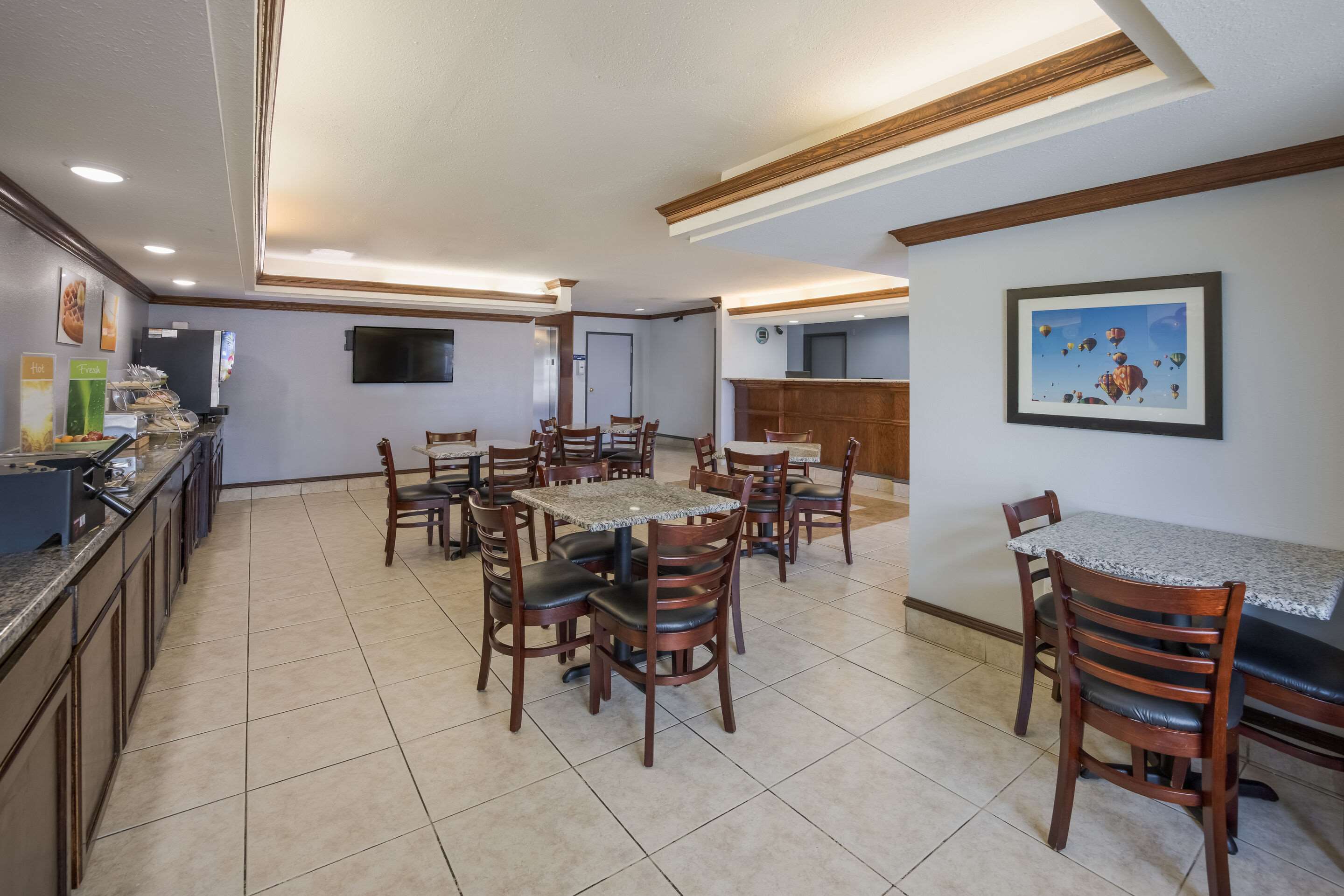 Breakfast area | Quality Inn & Suites