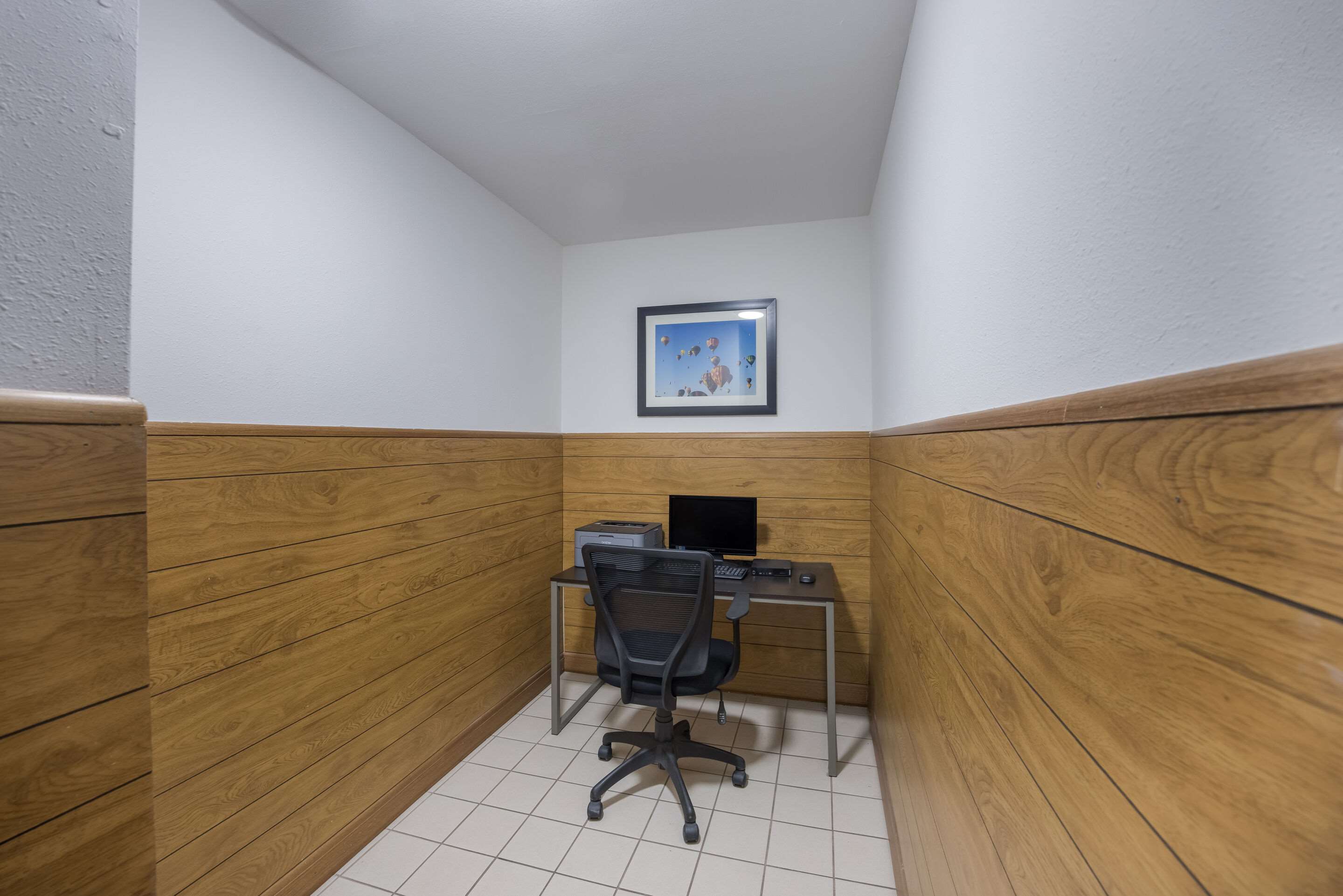Business center | Quality Inn & Suites