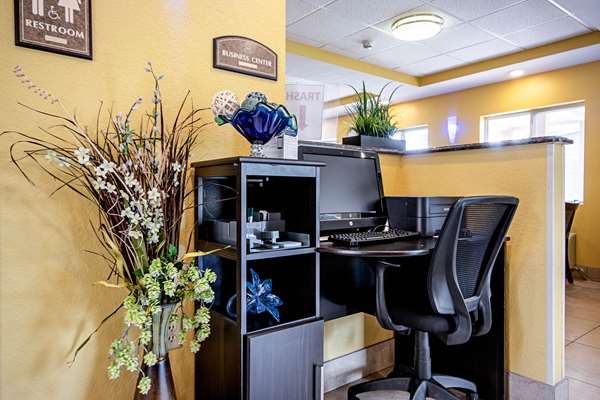 Conference Area - Quality Inn & Suites Glenmont