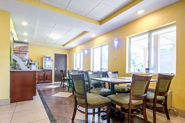 Amenities - Quality Inn & Suites Glenmont
