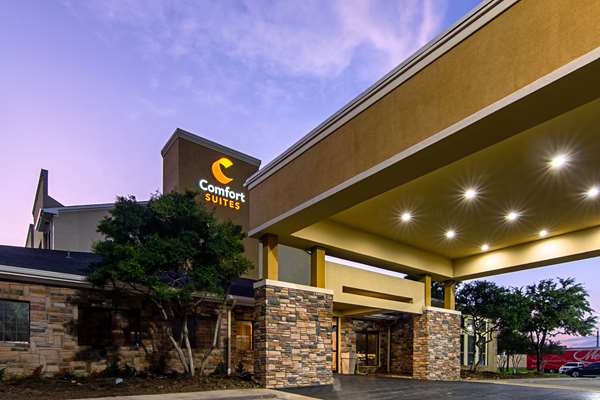 Exterior view - Comfort Suites Stemmons Dallas - I-35, Exit 436A