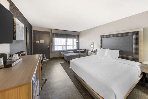 1 King Bed, Non-Smoking, Microwave And Refrigerator, Wi-Fi