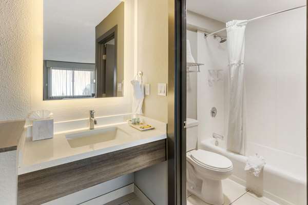 2 Queen Beds, Non-Smoking, Microwave And Refrigerator, Wi-Fi