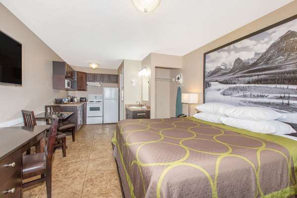 Suite - Super 8 Motel Ft Mcmurray