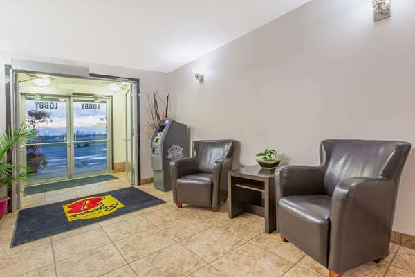  - Super 8 Motel Ft Mcmurray