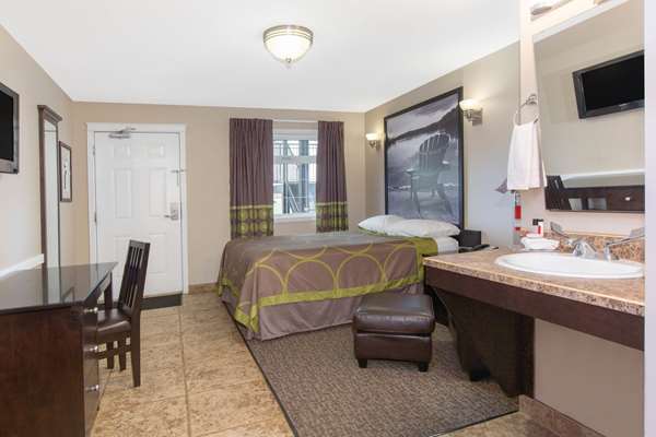 Suite - Super 8 Motel Ft Mcmurray