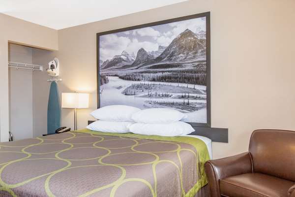 Suite - Super 8 Motel Ft Mcmurray