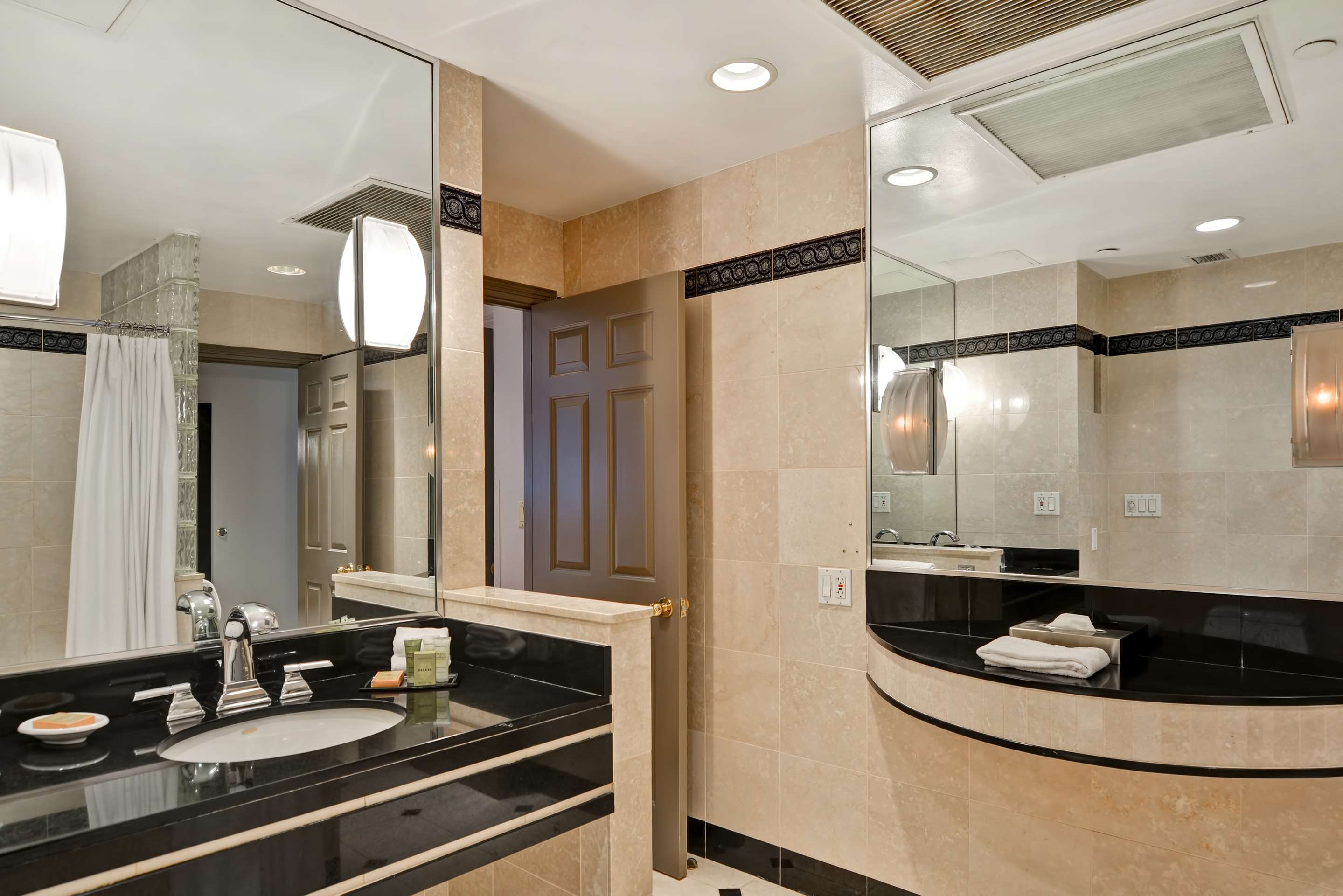Guest room bath