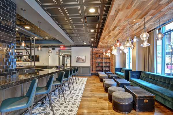 Bar - Cincinnatian Hotel - I-71, Exit 1B