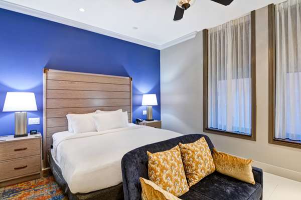  - Cincinnatian Hotel - I-71, Exit 1B