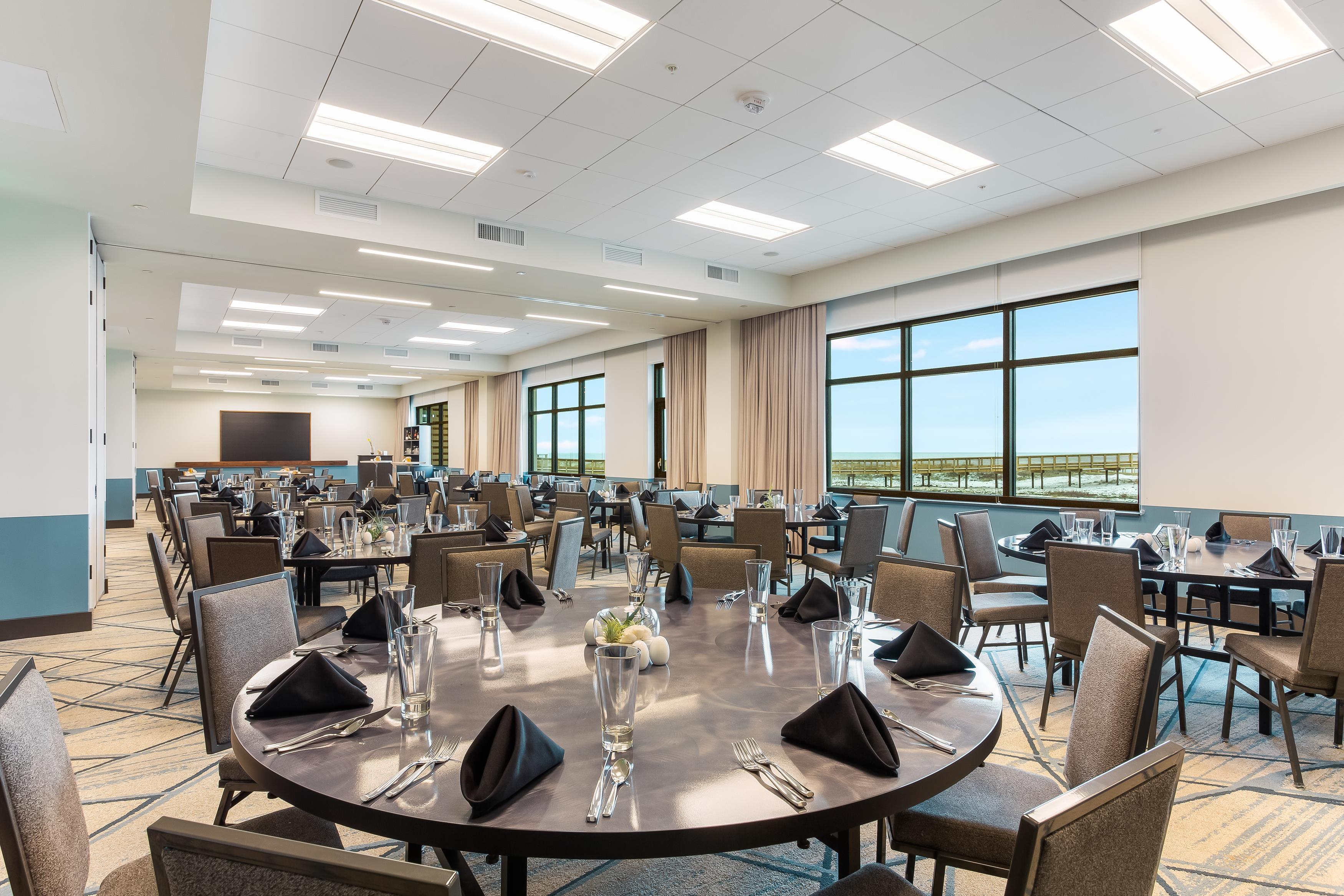 Restaurant | Hilton The Lodge at Gulf State Park, AL