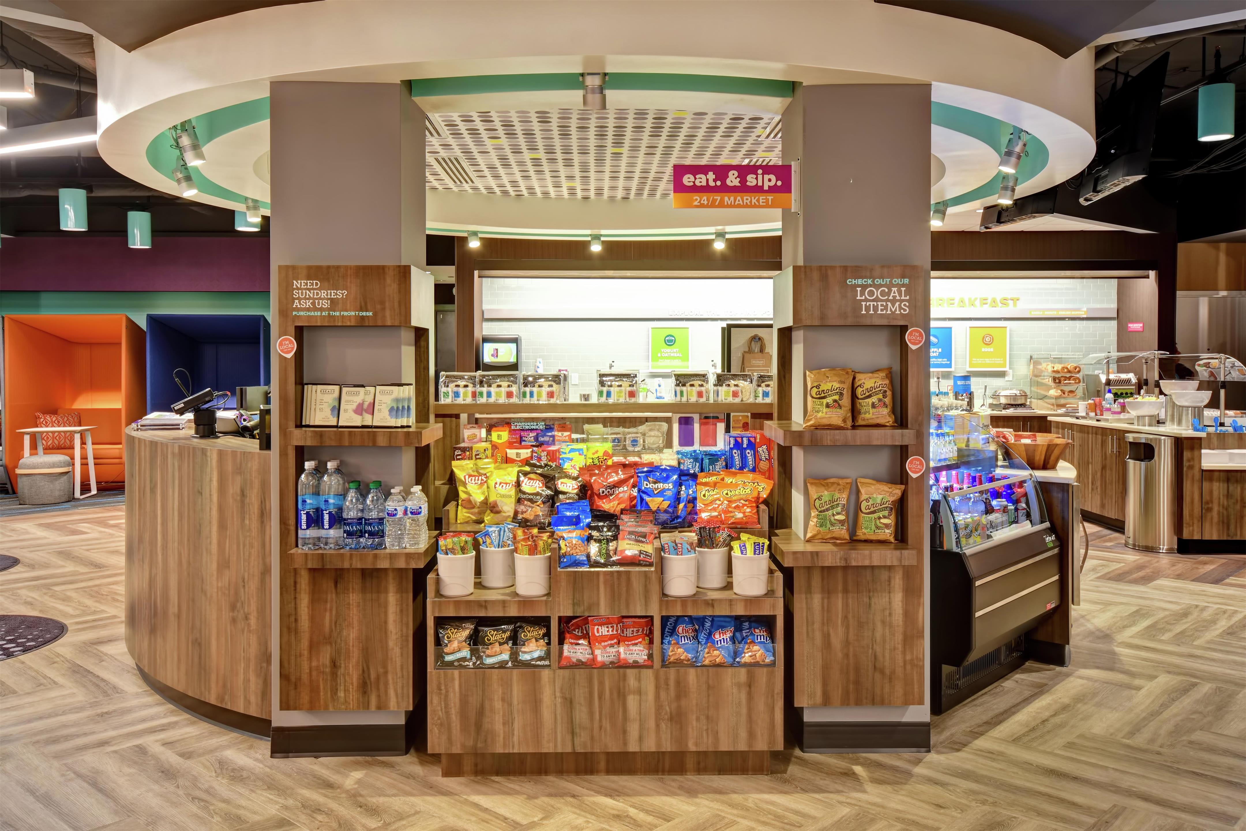 Restaurant | Tru by Hilton Raleigh Durham Airport