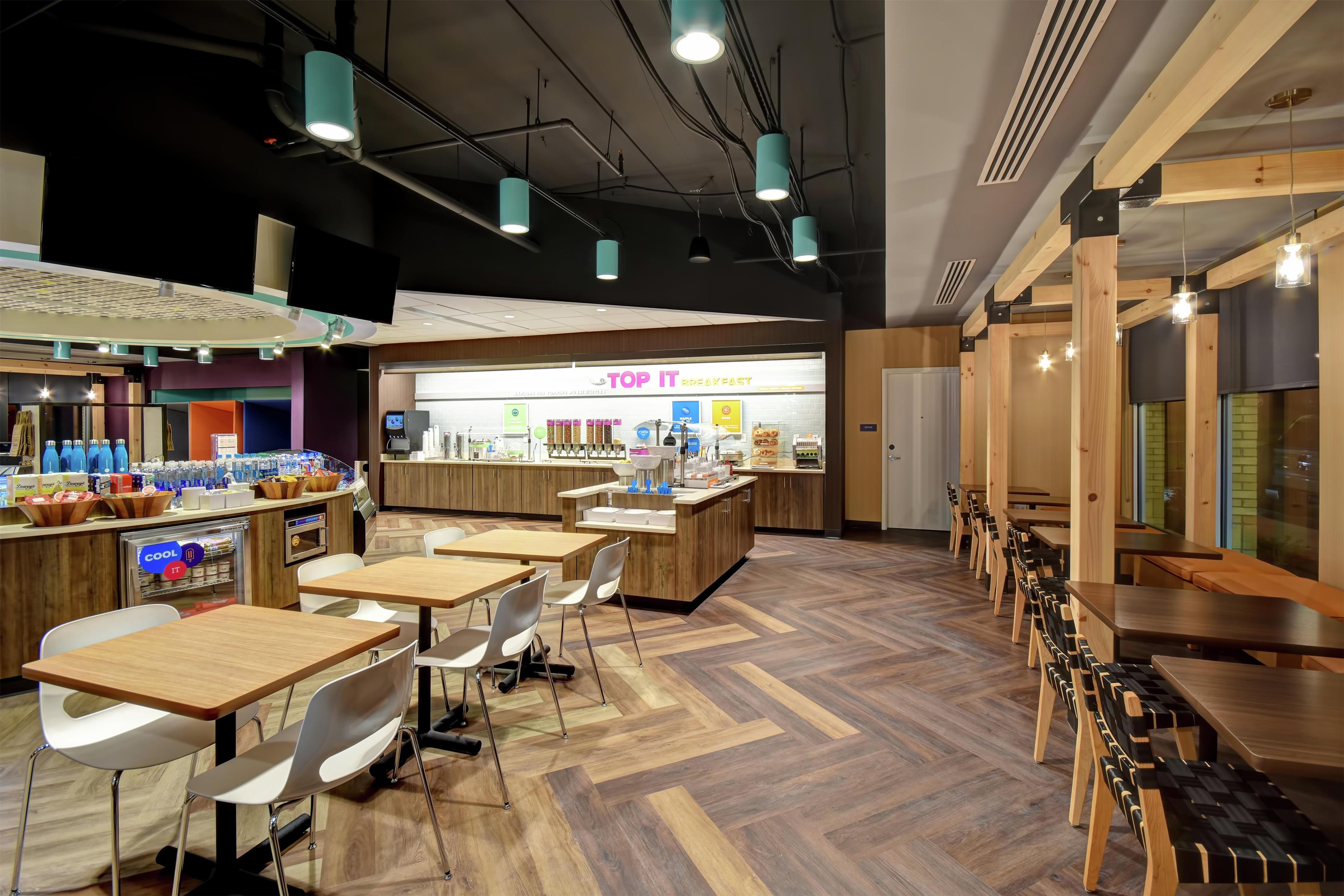 Restaurant | Tru by Hilton Raleigh Durham Airport