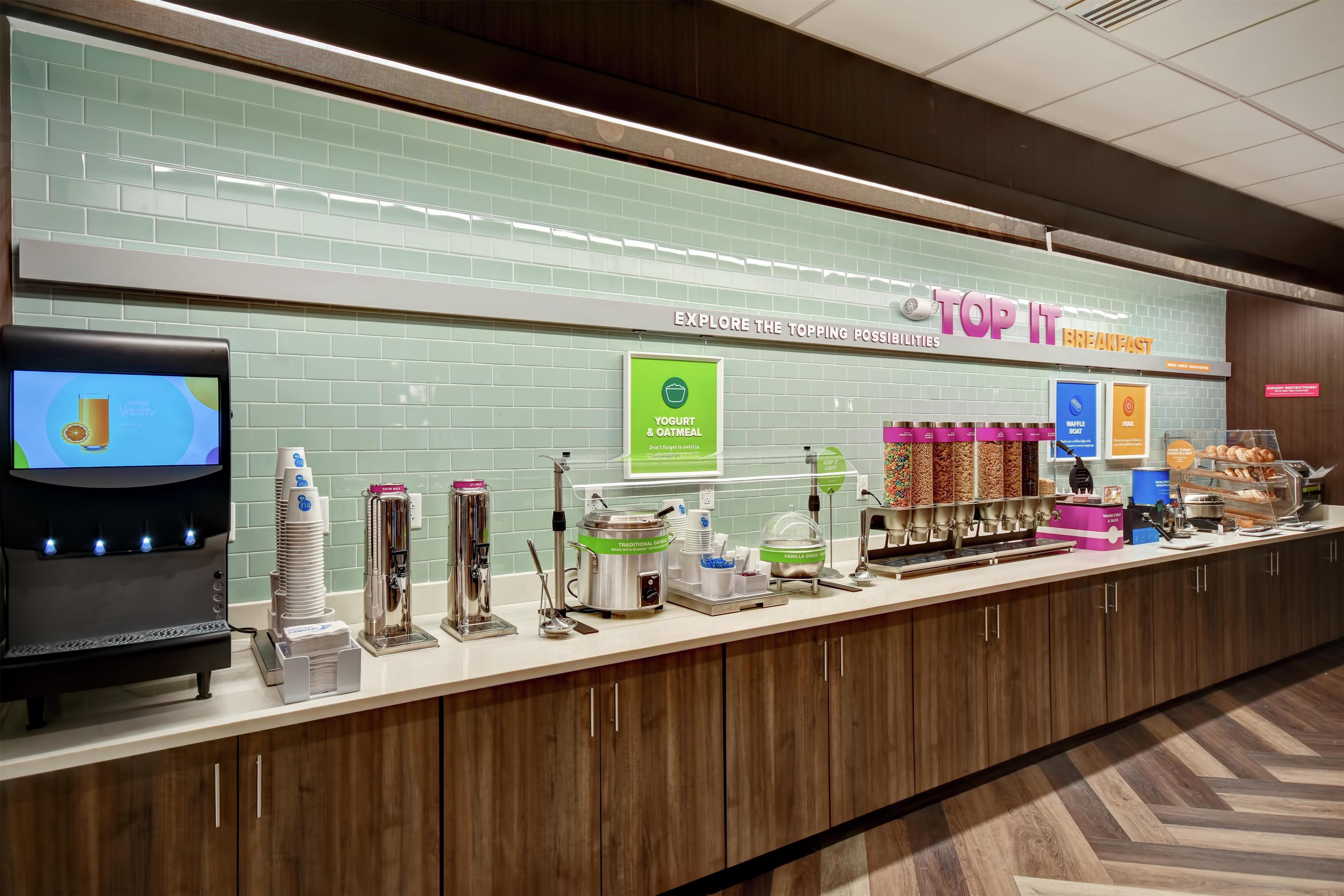 Restaurant | Tru by Hilton Raleigh Durham Airport
