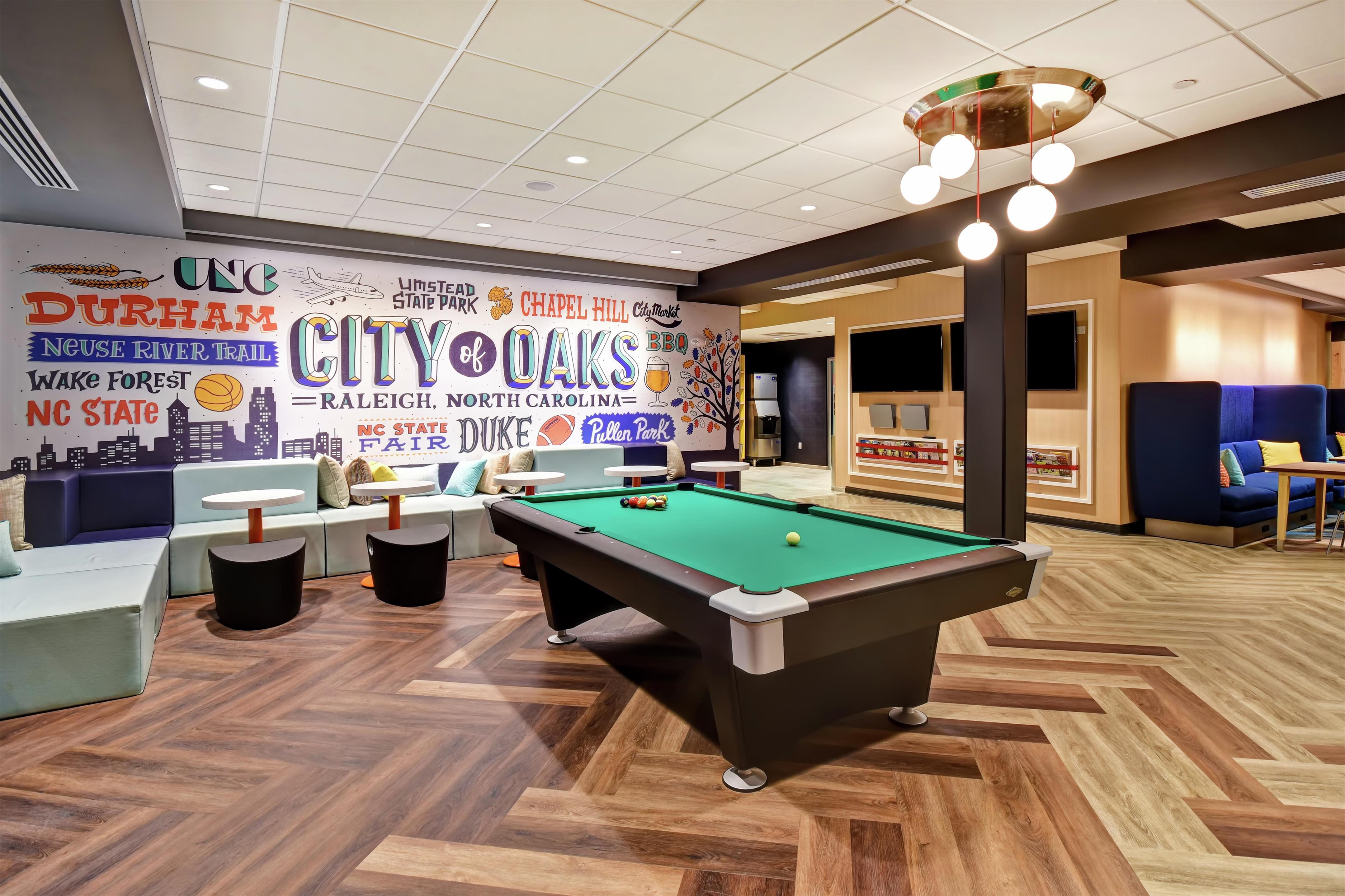 Lobby | Tru by Hilton Raleigh Durham Airport