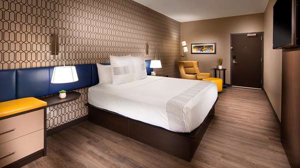  - GLo Best Western Nashville Airport Hotel - I-40, Exit 215