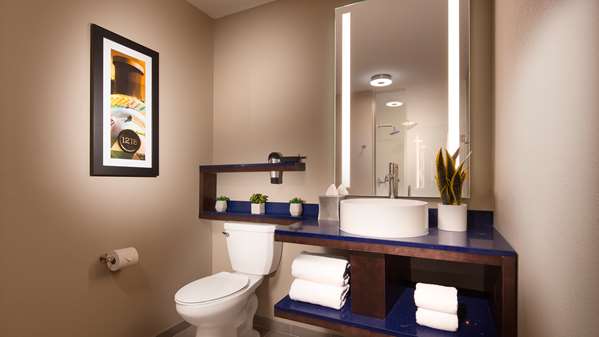  - GLo Best Western Nashville Airport Hotel - I-40, Exit 215