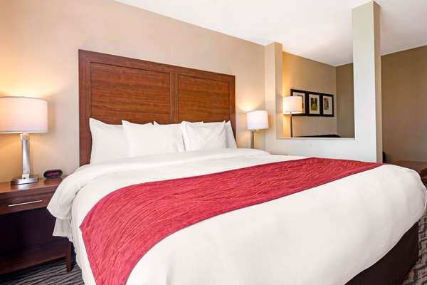 Suite - Comfort Inn & Suites Bowmanville