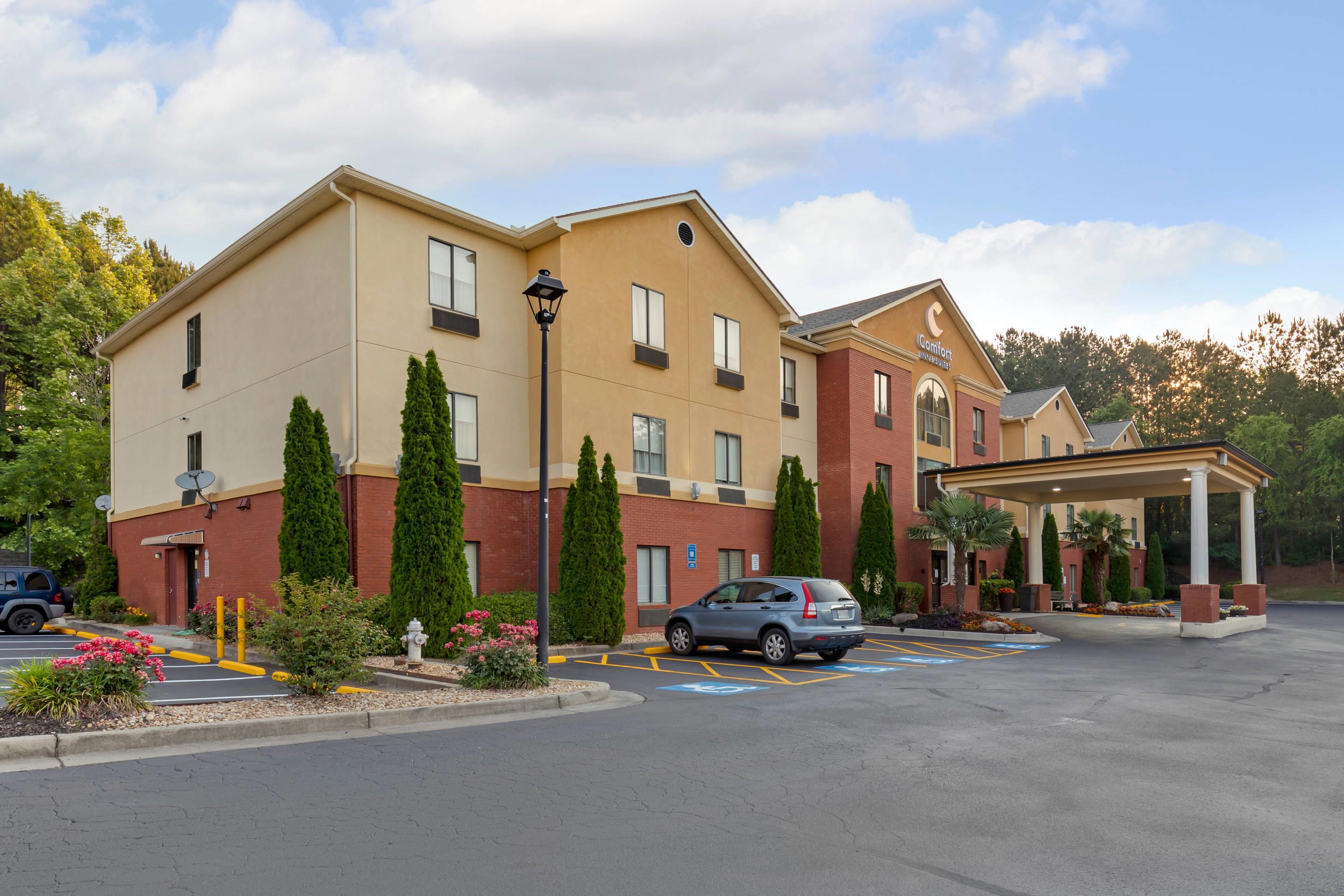 Hotel exterior | Comfort Inn & Suites Canton Riverstone Area