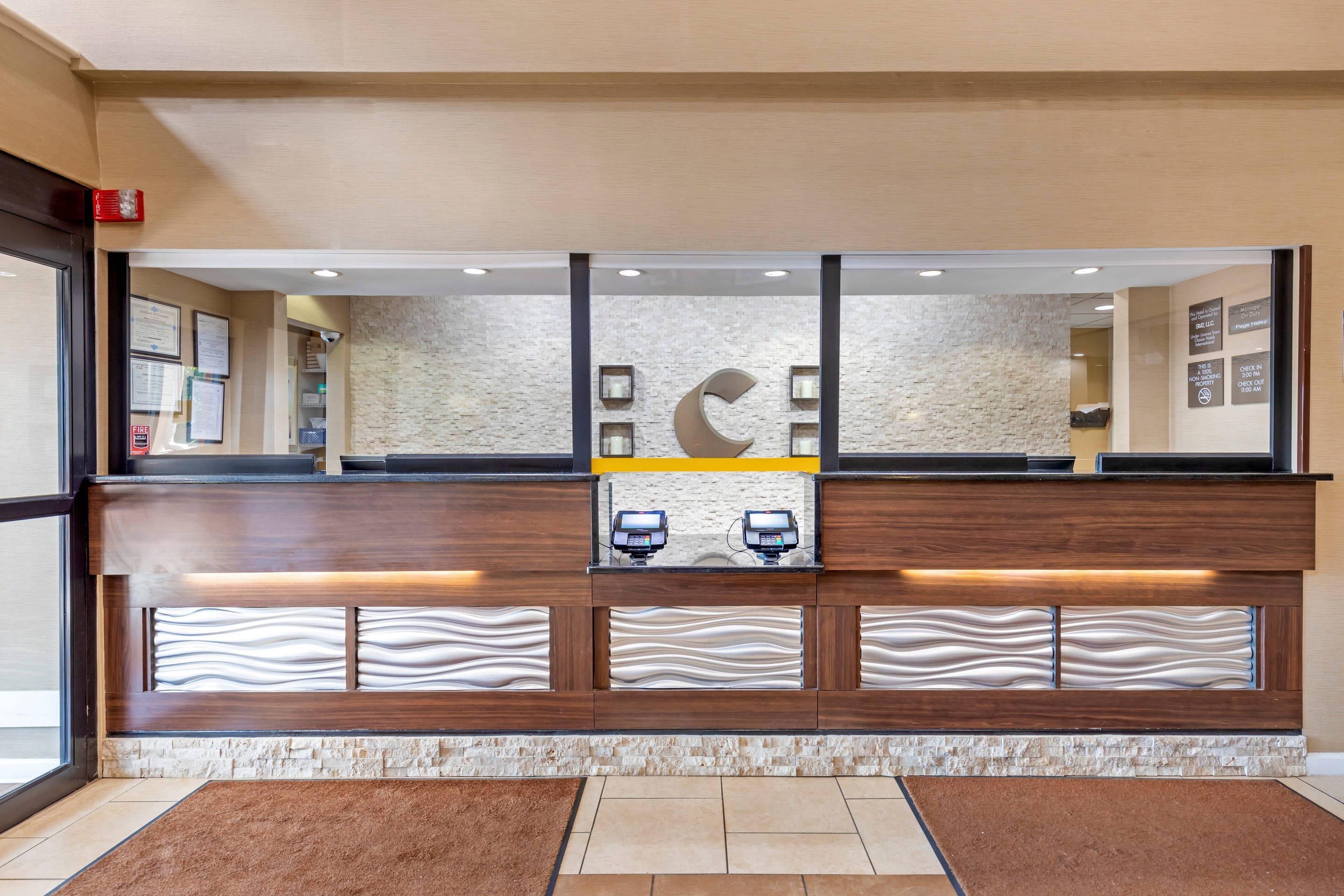 Hotel lobby | Comfort Inn & Suites Canton Riverstone Area