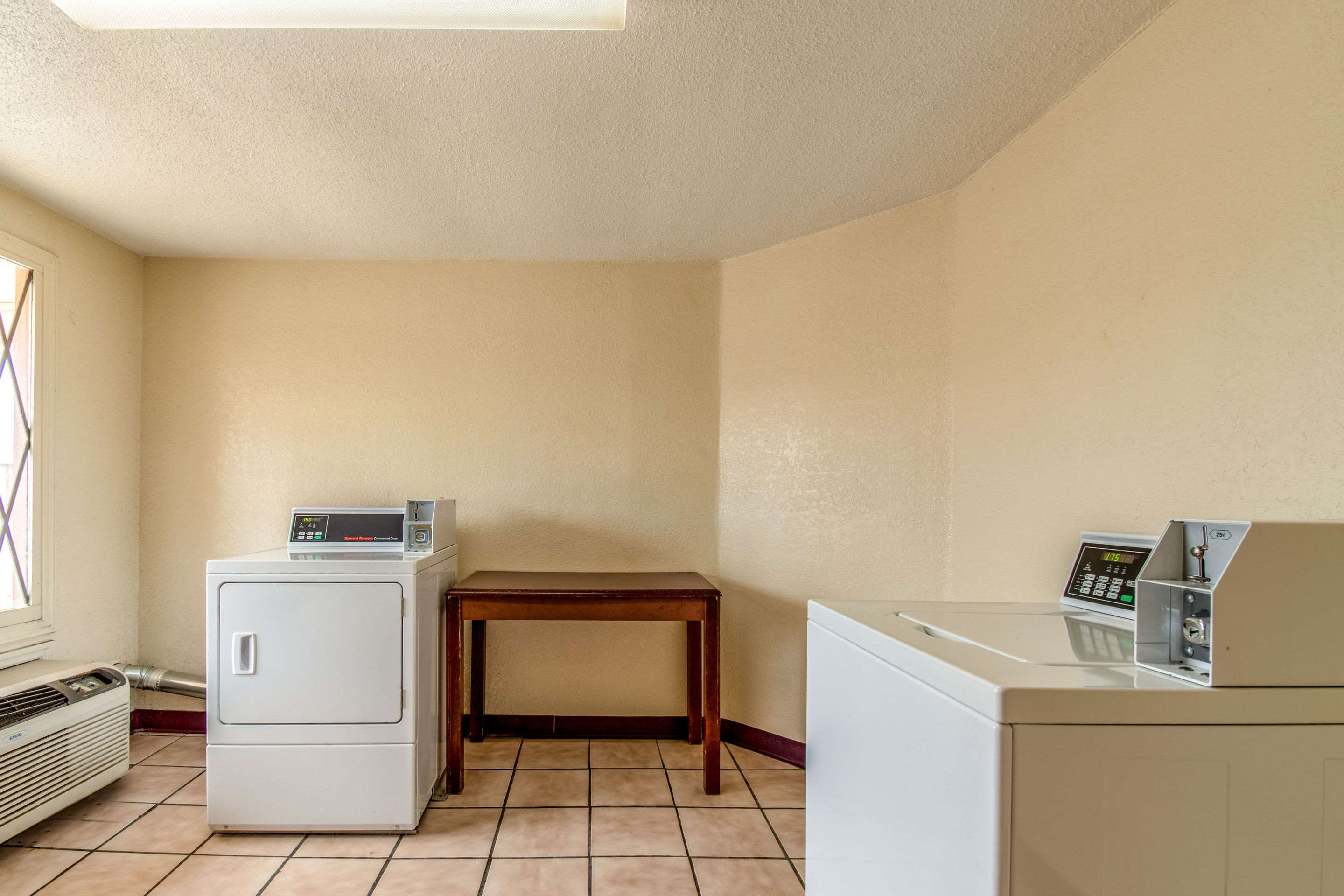 Guest laundry facilities | Rodeway Inn