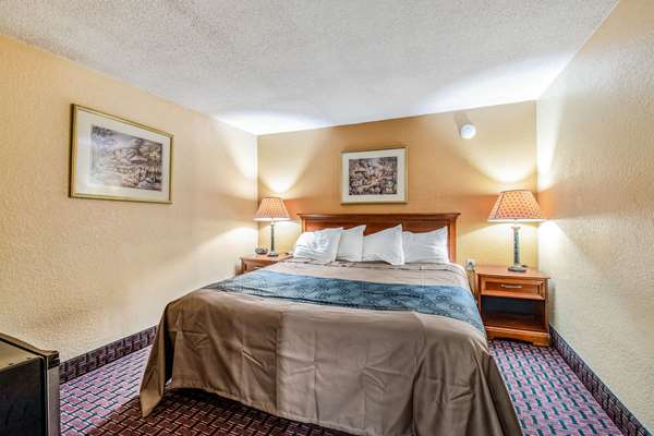 Suite - Rodeway Inn Miamisburg - I-75, Exit 44
