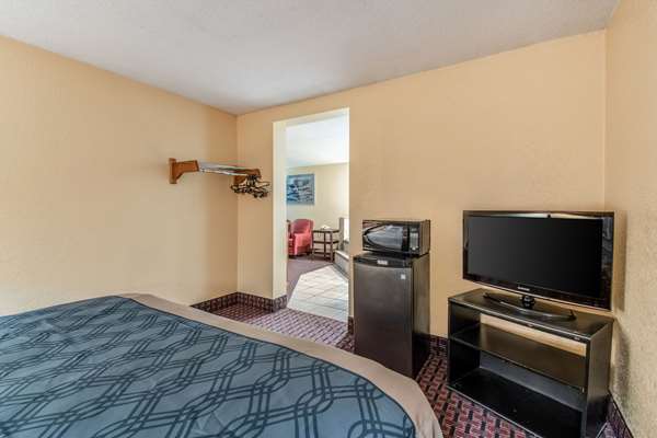 Suite - Rodeway Inn Miamisburg - I-75, Exit 44