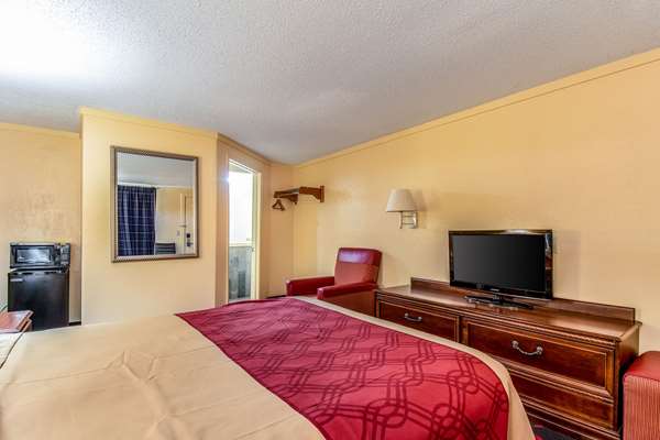  - Rodeway Inn Miamisburg - I-75, Exit 44