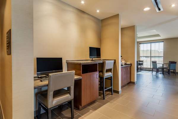 Conference Area - Comfort Inn & Suites Middletown