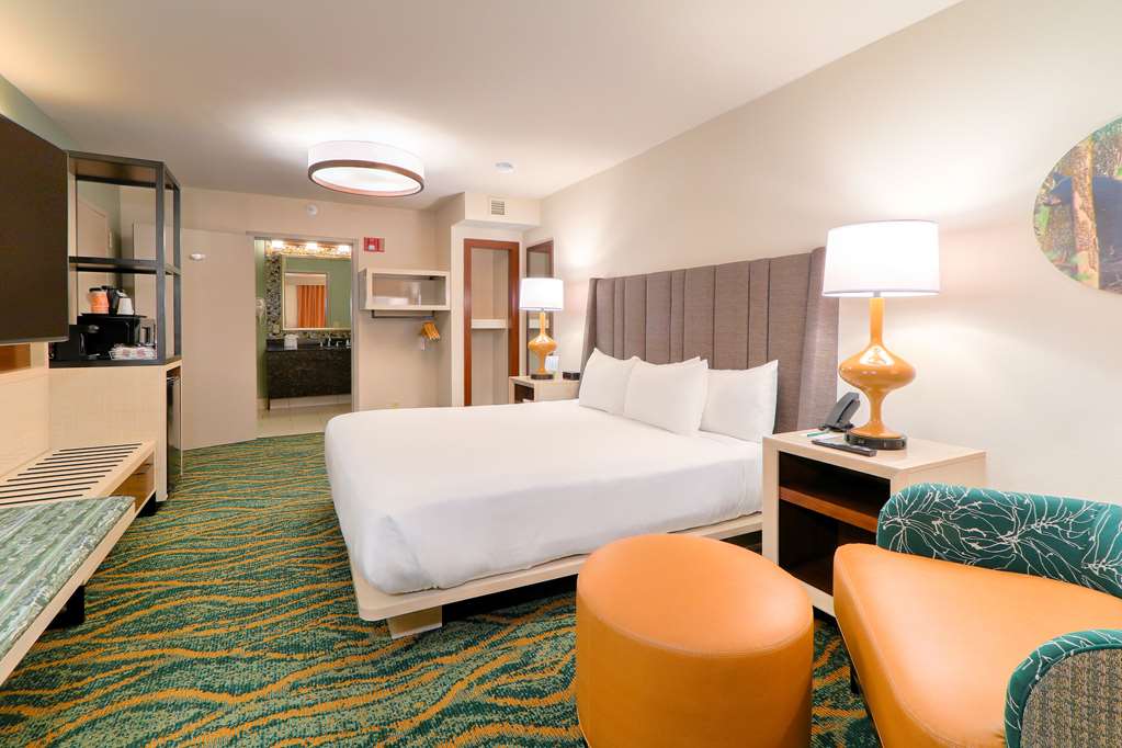 QUALITY INN NEAR THE ISLAND PIGEON-guestroom-Guest Room,On-Site.jpg
